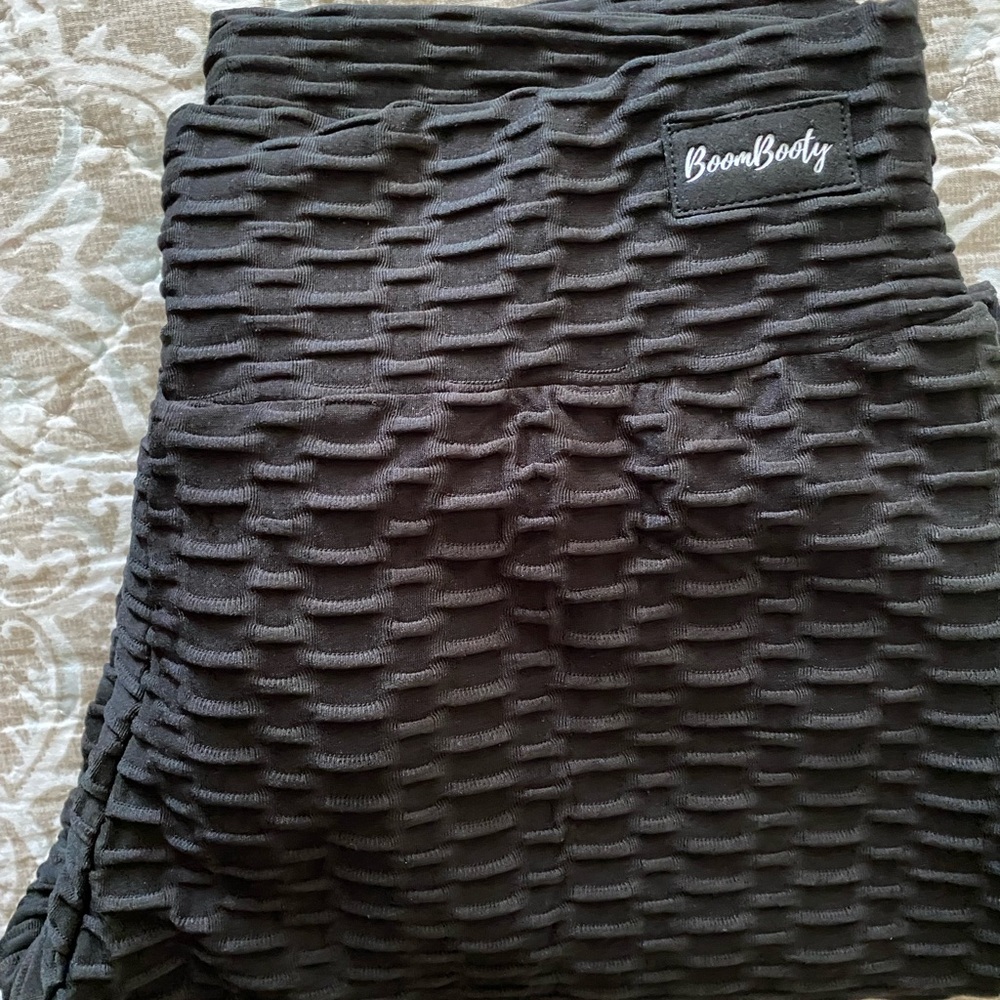 Boom Booty leggings